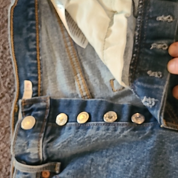 Levis Premium Ribcage Shorts - Picture 6 of 15